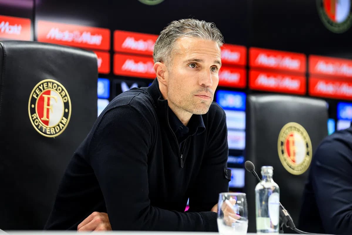 Stevens kritiseert bestuur Ajax en Feyenoord: 'Vis stinkt vanaf kop'