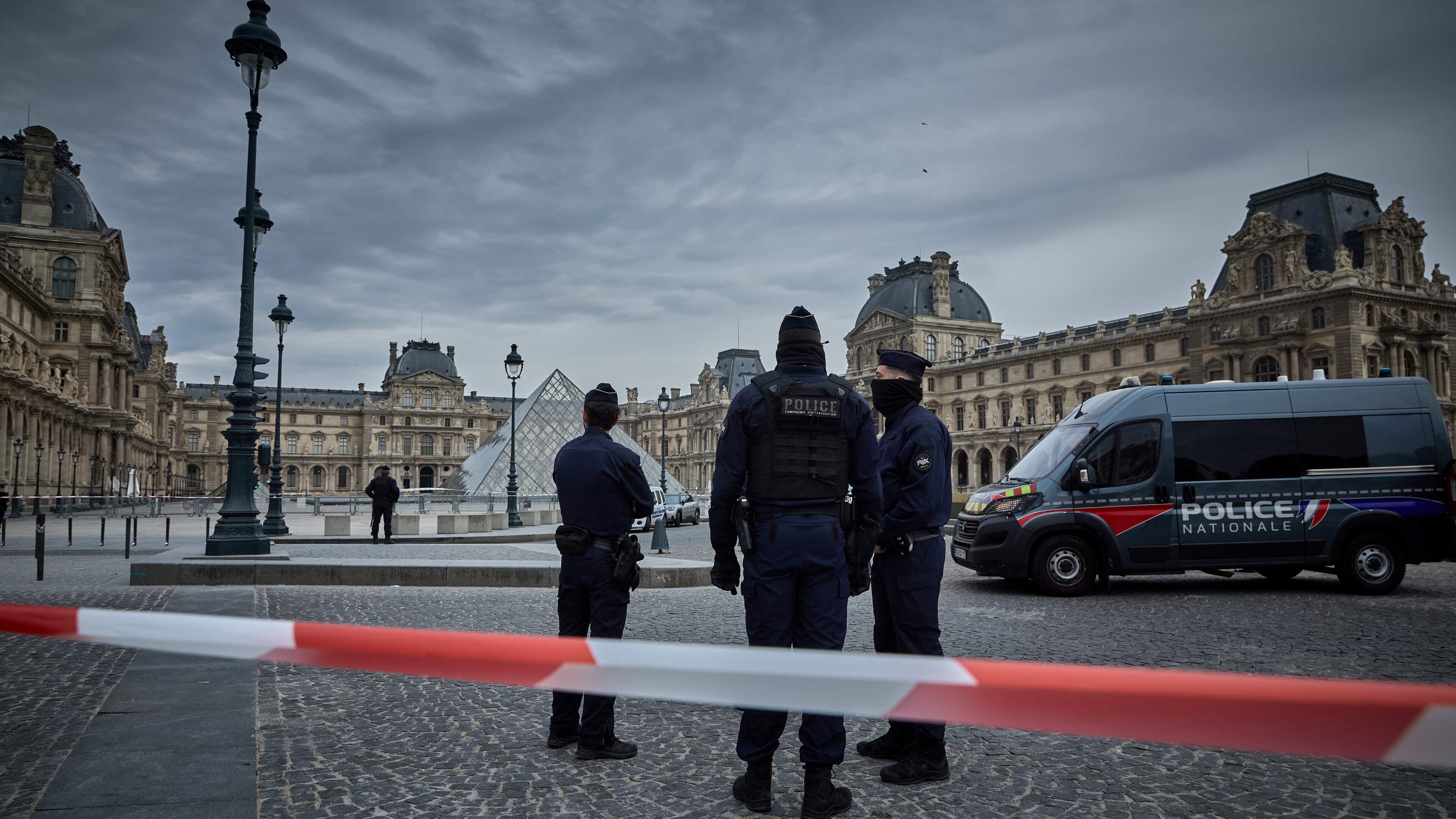 Louvre-dieven bekennen: opdrachtgever teleurgesteld over buit van 88 miljoen euro