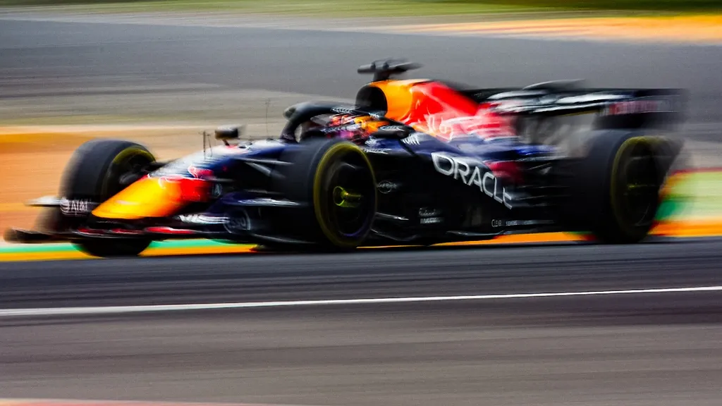 Antonelli snelste in laatste training België, Verstappen derde
