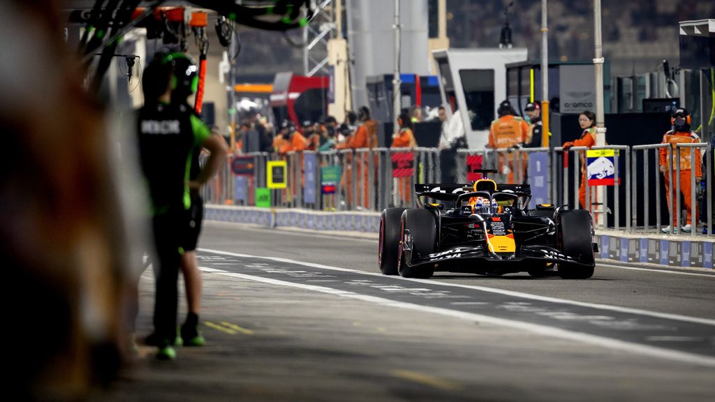 Verstappen verkleint achterstand op Norris in Abu Dhabi training