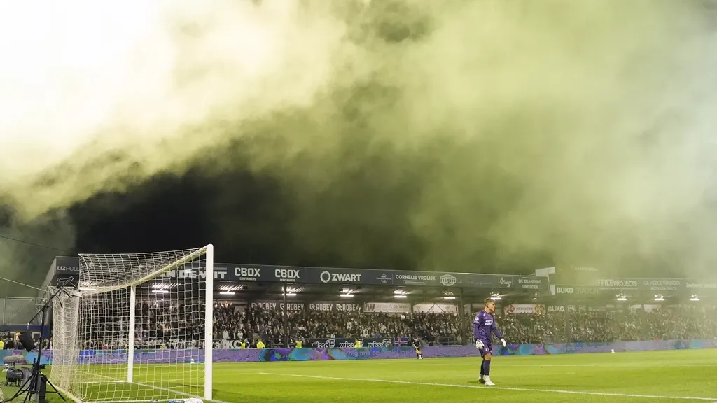 ADO verslaat PSV en Feyenoord wint thriller bij Telstar: dit gebeurde zaterdag